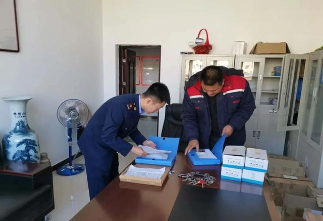 左旗市场监管局发展供暖前锅炉和热力管路安全大查抄